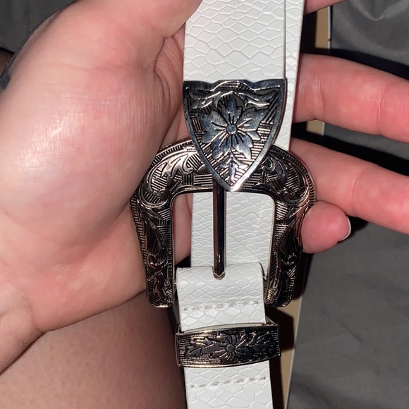 Belt - Picture 2 of 3